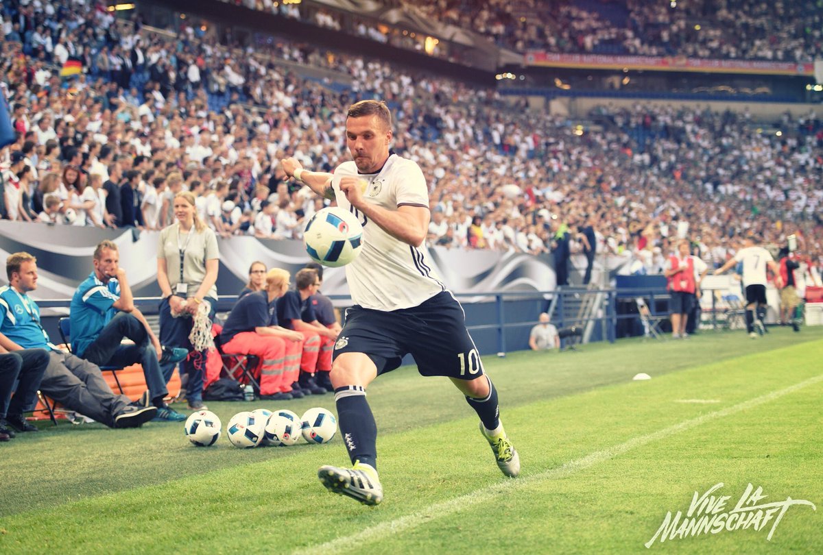 Podolski10's tweet photo. Great performance and good win today 💪🏼🇩🇪 thanks for your support and all your birthday messages🎂🎉👍🏻 #poldi https://t.co/p08FlwzKJT