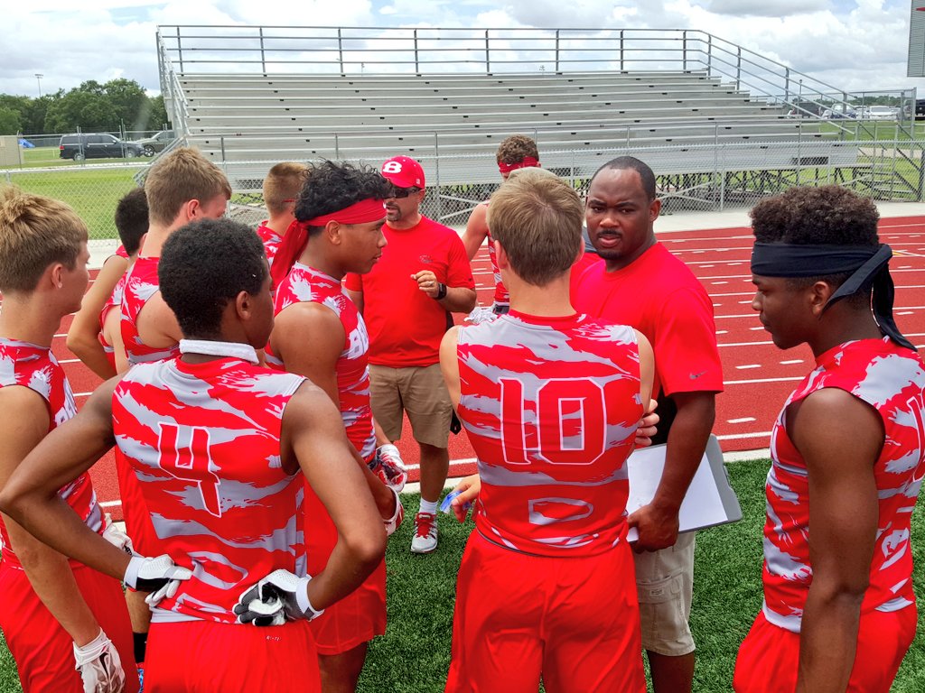 FanstandATX's tweet photo. HALF: #Belton 20 #HarkerHeights 6 #BSQT https://t.co/VGB87Gg4C5