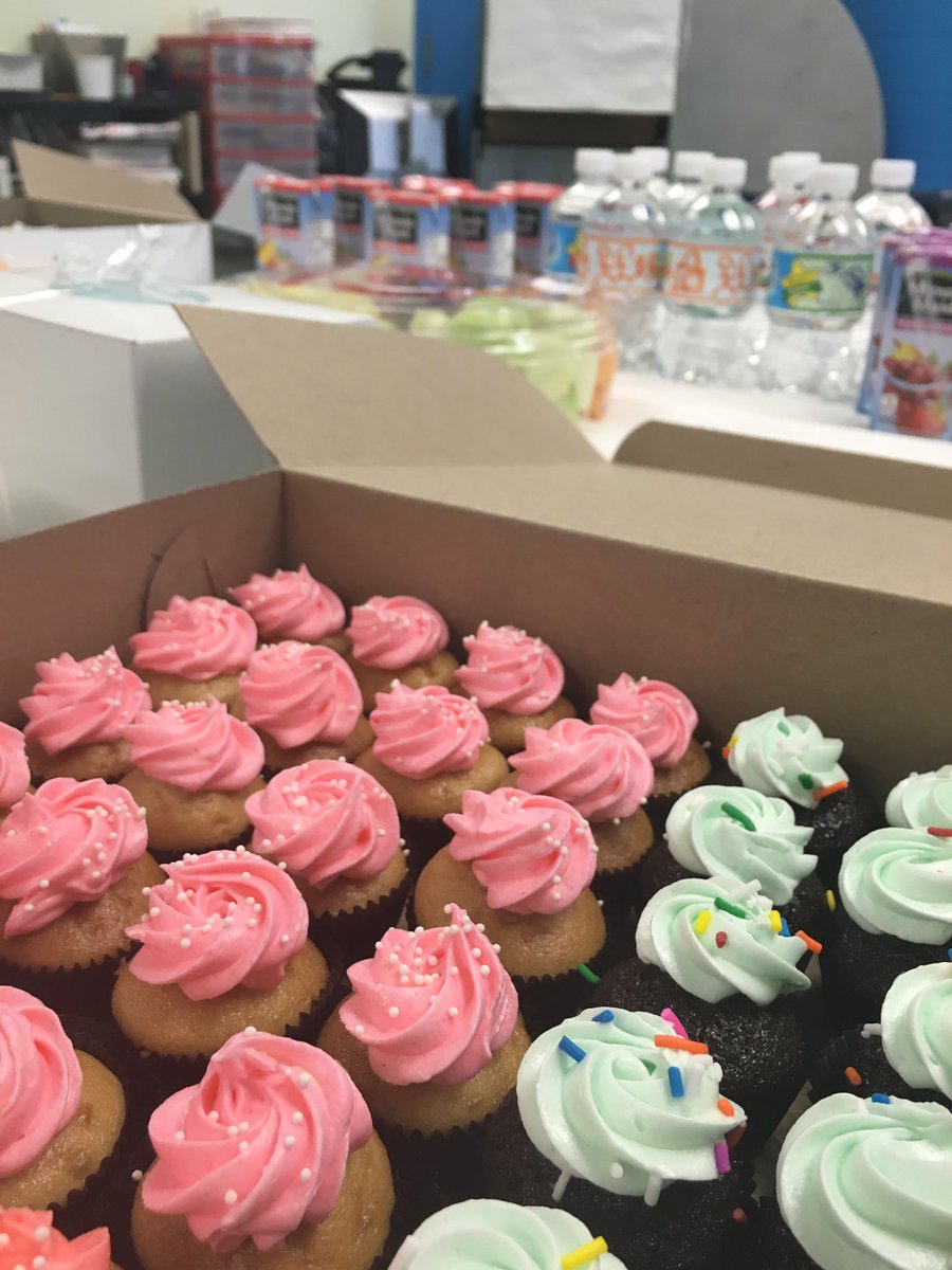 Its not a party without cupcakes! #HippoSplashParty #HippointheBathtub #Summer613 #WaterSafetyWeek