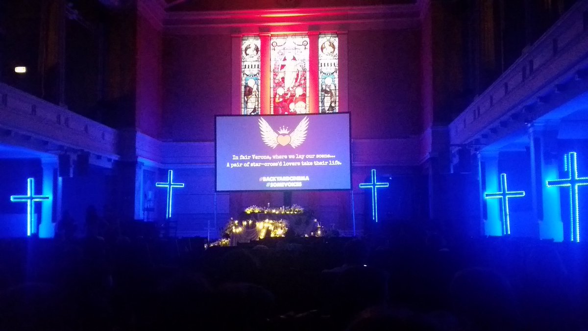 Casualchic_DI's tweet image. Loving the atmosphere for #RomeoAndJuliet movie at #backyardcinema #samevoices #london