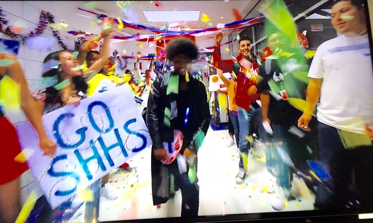 SamHoustonHS's tweet photo. Memories with c/o '14, '15, &amp; '16 @SRClassSHHS #SamPride #SHHSLipDub2014 https://t.co/fZFoZkvDjz