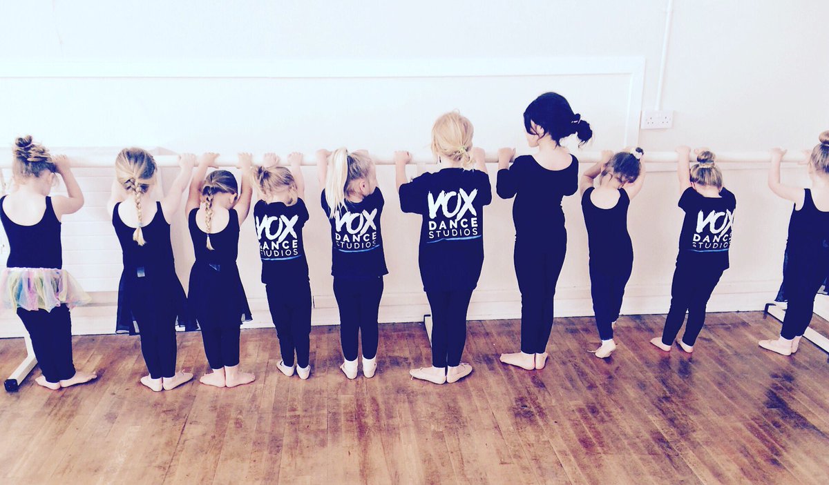 This is our lovely Starlite class this morning trying out our new ballet barre! They couldn't wait to have a go! 🙆🏻