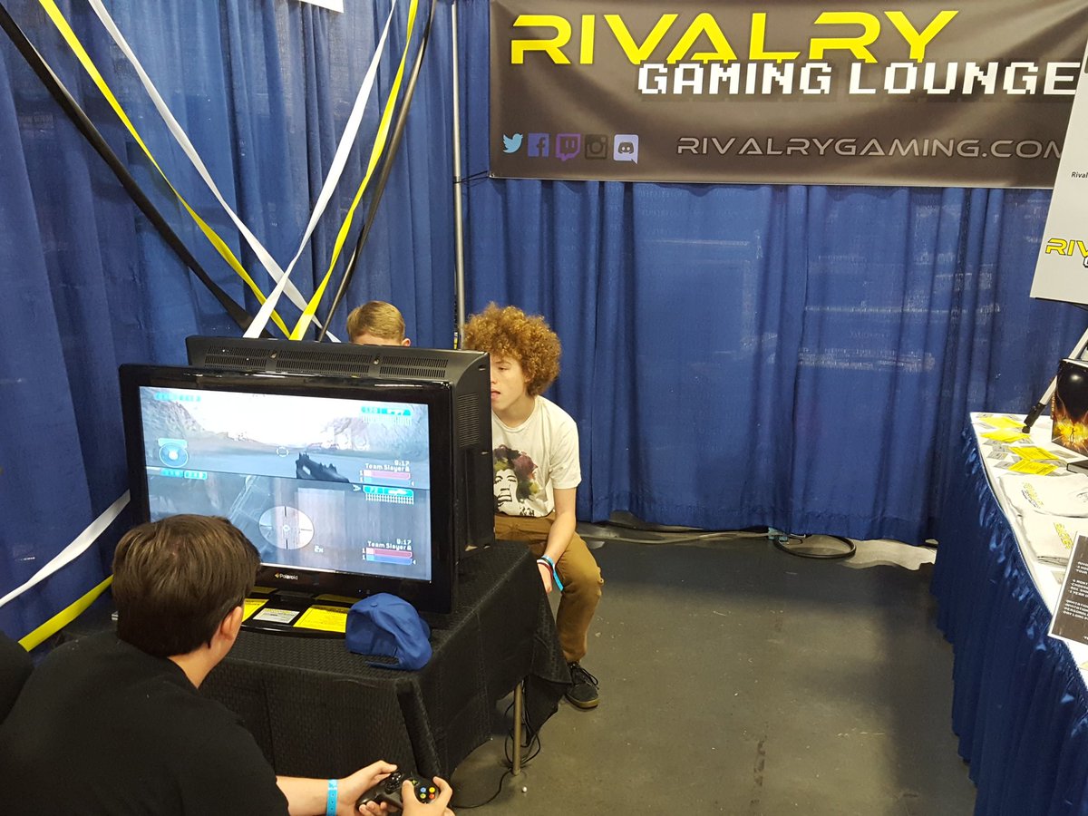 RivalryGL's tweet image. 2v2 here at booth1904 having fun at #SLGamingCon !!!
