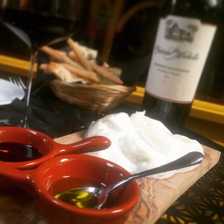 Gorgeous buttery burrata this evening <a href="/ShepMarketWine/">Shep Mkt Wine House</a>! thefoodiediaries.co/2016/04/13/lon… #weekend #wine #foodie