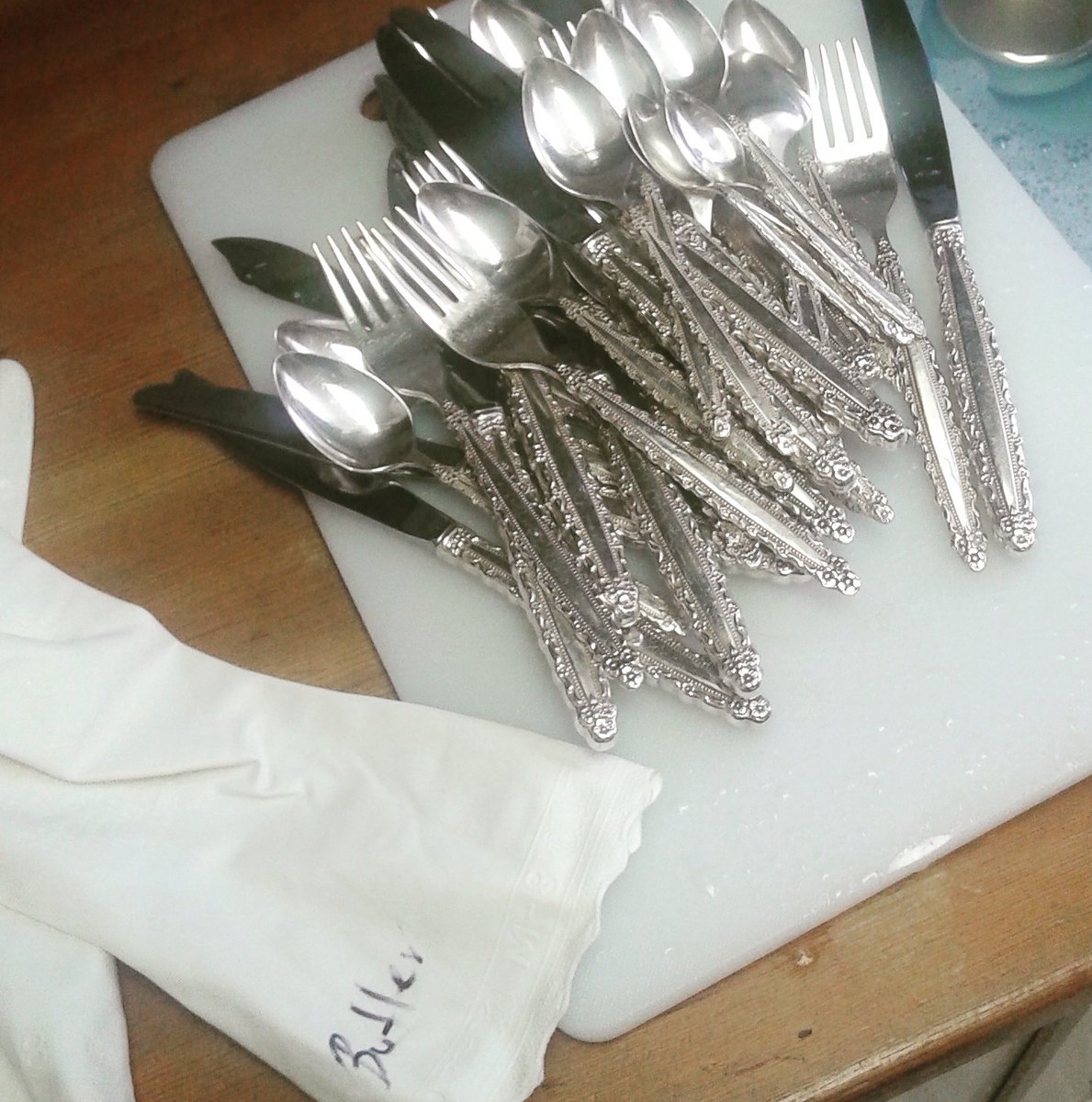 serverattila's tweet photo. Polishing silverware #serverAttila #butler #TheButlerDidIt #silverware #FineDining #StGeorgeHotel #cutlery #dining https://t.co/ka0NXq6J19