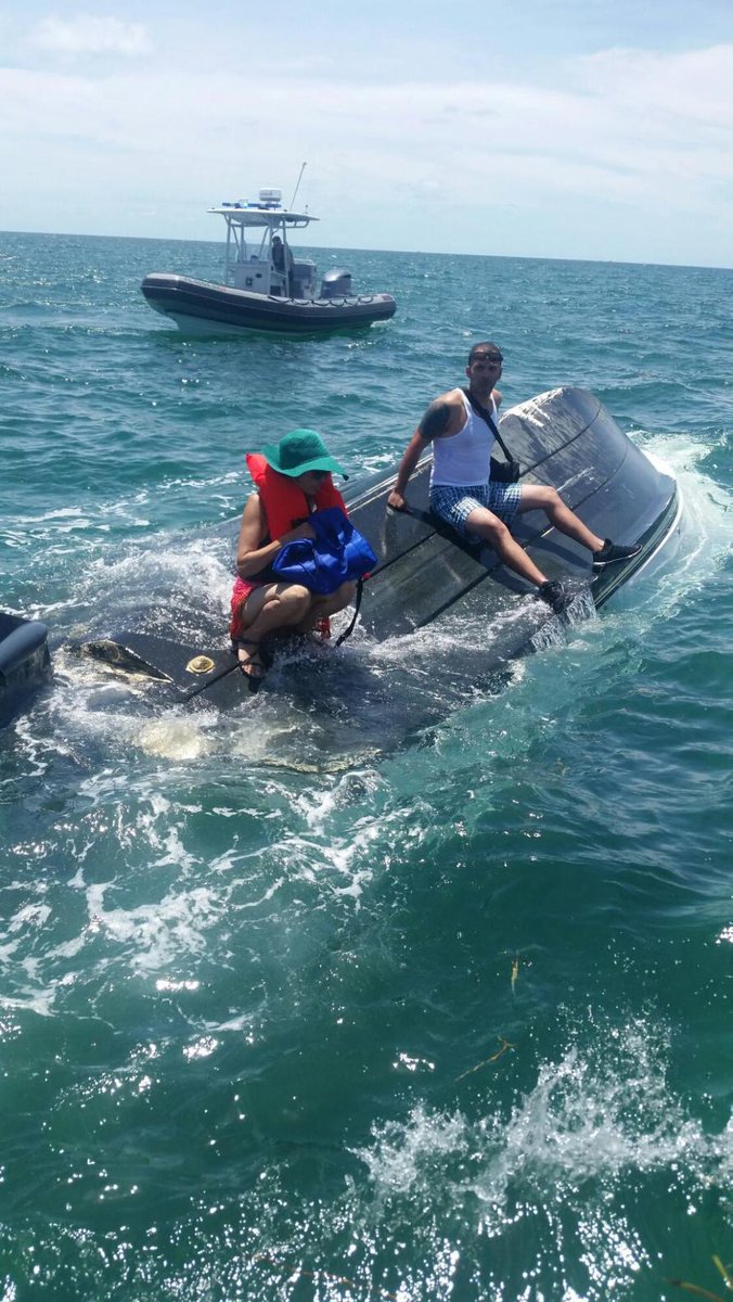 6 rescued from capsized boat near Key Largo bit.ly/25E98vb?utm_me… https://t.co/5U2gn4RycY