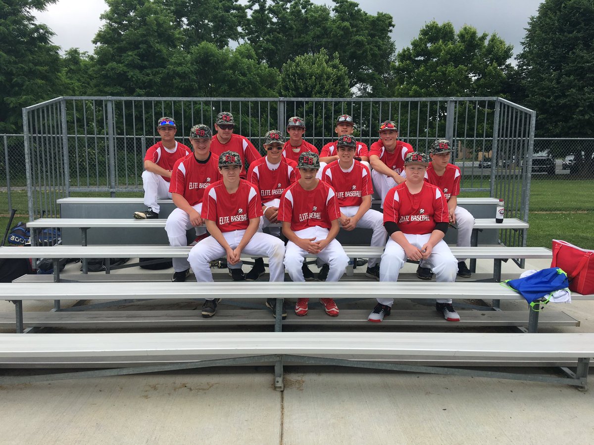 SueSpagnolo's tweet photo. GREAT group of young men! Taking a moment before start of Maryland SlugFest! Elite Red Rules! #16Rocks! https://t.co/BCXvTd6HJ6