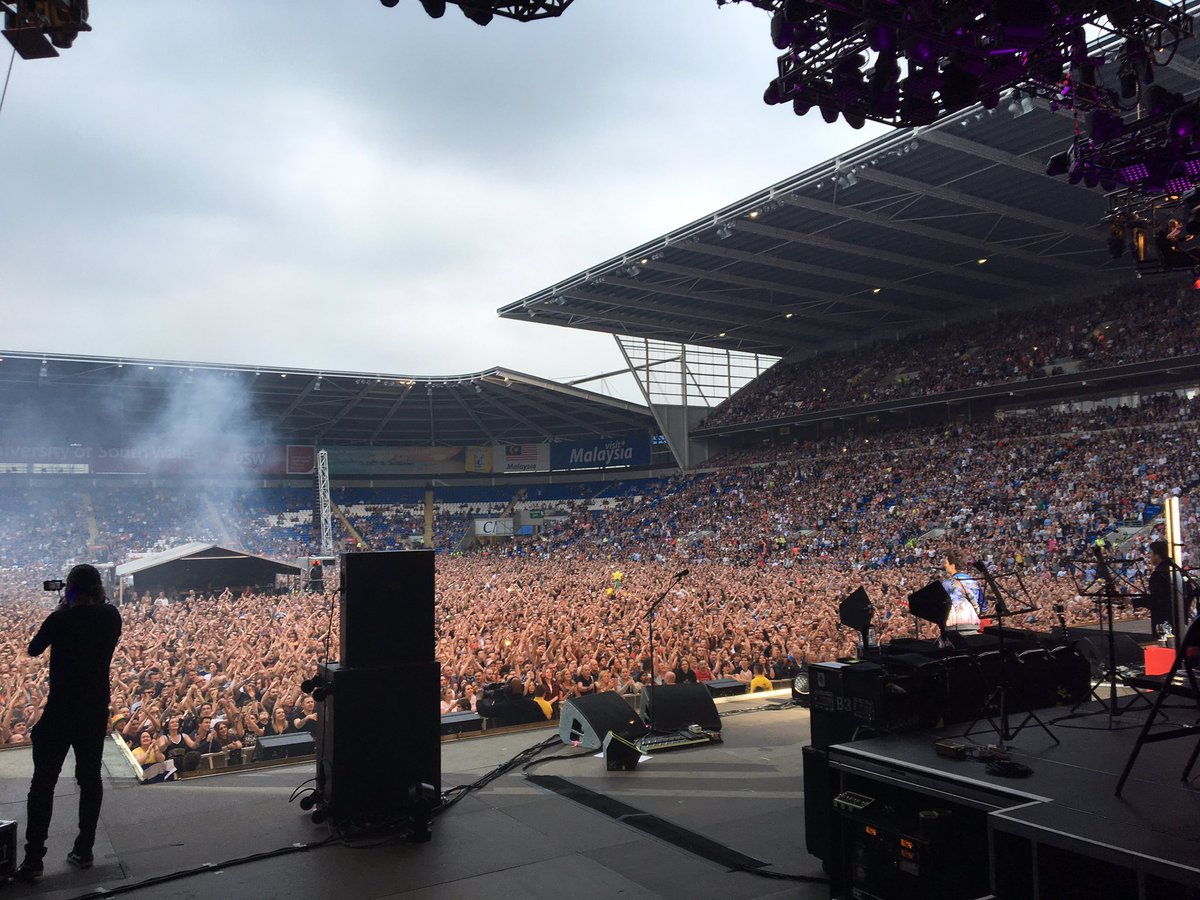 stereophonics's tweet image. Cardiff is going mental! #keepthesummeralive