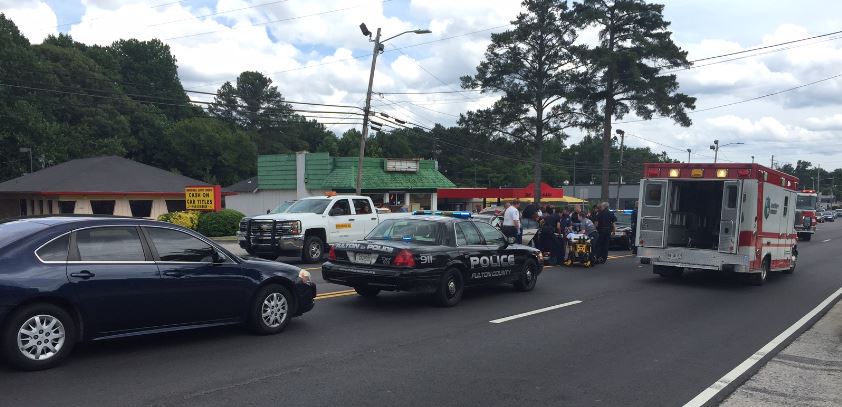 ajc's tweet photo. Man shot at car wash in south Fulton https://t.co/nOmtTmjgl1 https://t.co/ZXIdRIUZWo