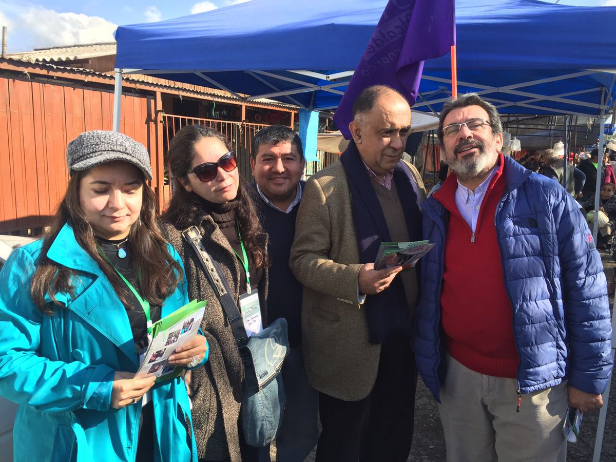 jcperaltal's tweet photo. En la feria Yungay de San Bernardo junto a José Soto candidato a alcalde del @PDC_Chile a las primarias municipales https://t.co/FHuOtQI2Qq