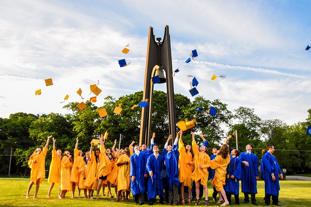 Hats off to you <a href="/StPaulValpo/">Saint Paul Valpo</a> Graduates from <a href="/ValpoLife/">Valpo.Life</a> <a href="/TrevorMahlmann/">📸Trevor Mahlmann🚀</a>