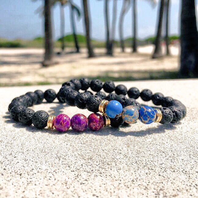 BuyAllDips's tweet photo. Introducing “You Complete Me” bracelets ♥️

LIKE if you want! 

Shop https://t.co/o8d6iyCNbp https://t.co/iYB2FzD87P