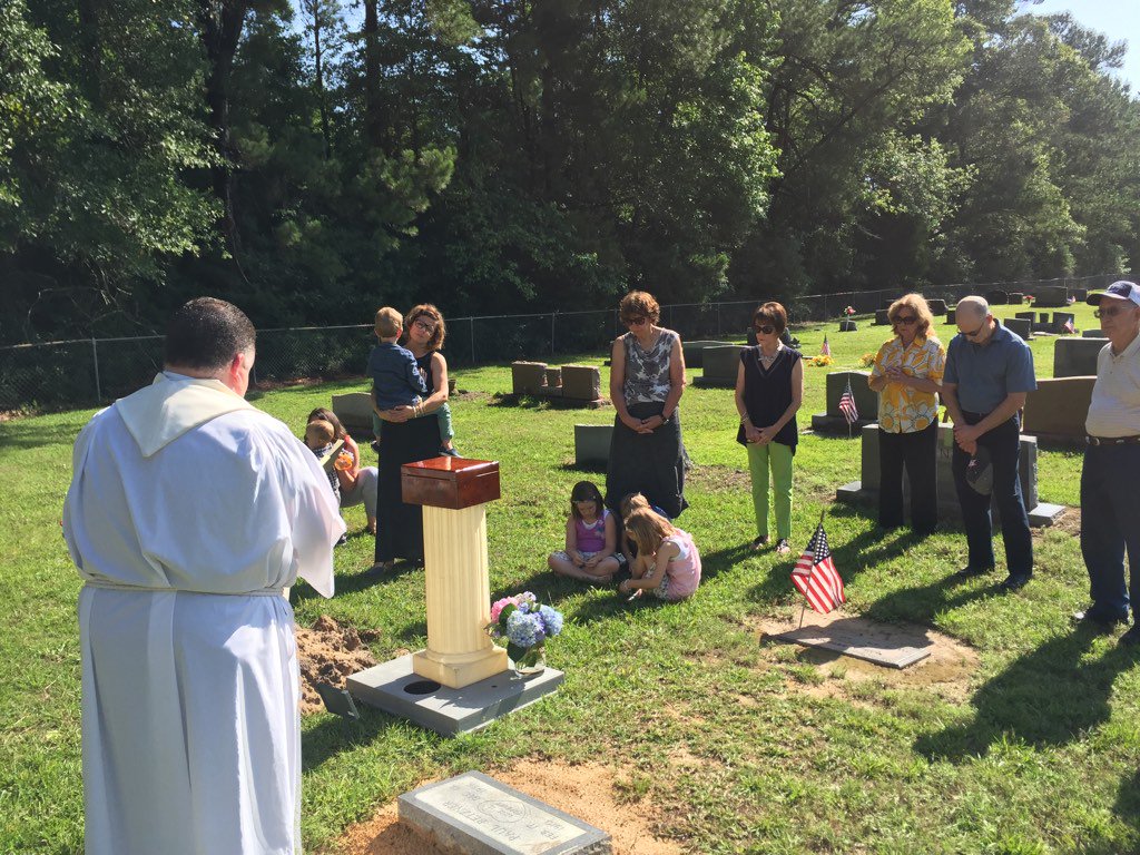RosieLouRoden's tweet photo. ⚜🔱💝 we are at a funeral for my grate      Gramma. ✝🙍🏼 https://t.co/VQPgDS9N0m