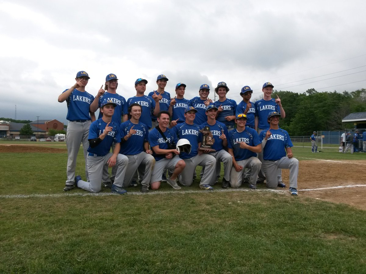 philWSJMsports's tweet photo. Lk. Mich. Catholic defeats New Buffalo 2-0 for Div. 4 District Championship.  #LMCLakers https://t.co/NfSobDlOmw