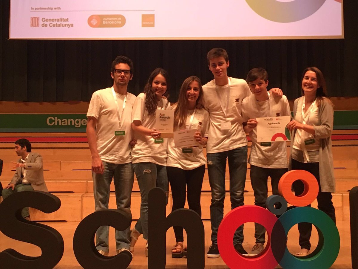 colemontse's tweet photo. El Víctor, el Ramon, l'Anna, la Meri i l'Andreu de #4ESO han guanyat a #mSchools projecte KOFU. Moltes felicitats!! https://t.co/rCeAPfA514