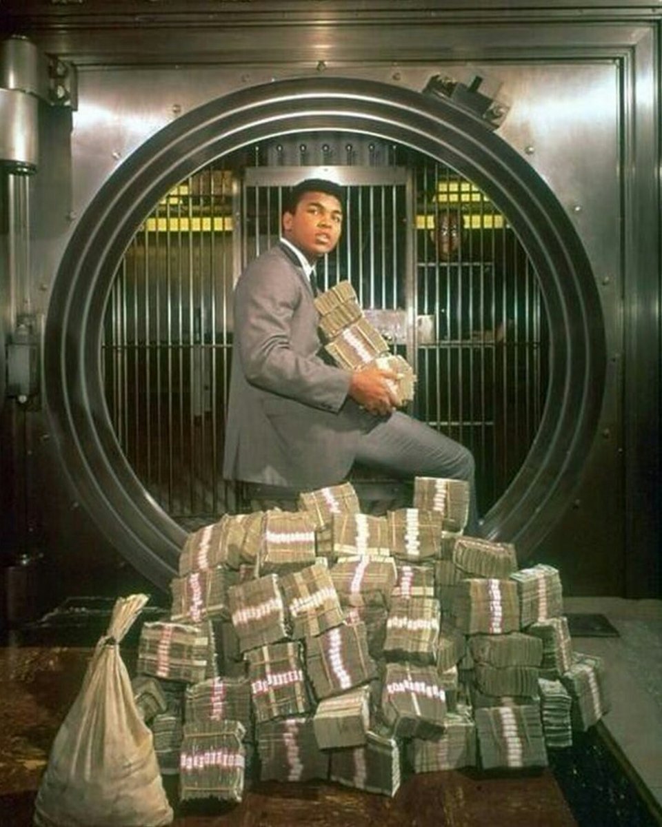 BeltsAndMoney's tweet photo. #RIP To The Goat! The Greatest Of All Time! The Man! The Myth! Mr. #MuhammadAli The Originator Of #BeltsAndMoney ! https://t.co/YFEaqEmJhN