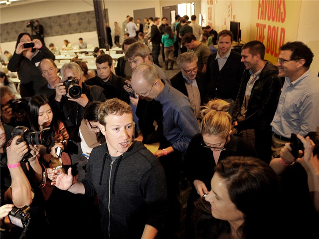 bongsuh's tweet photo. In this month's @VF. How Mark Zuckerberg Led Facebook’s War to Crush Google Plus. https://t.co/hXYFd7gRya https://t.co/aODdHHS0gk