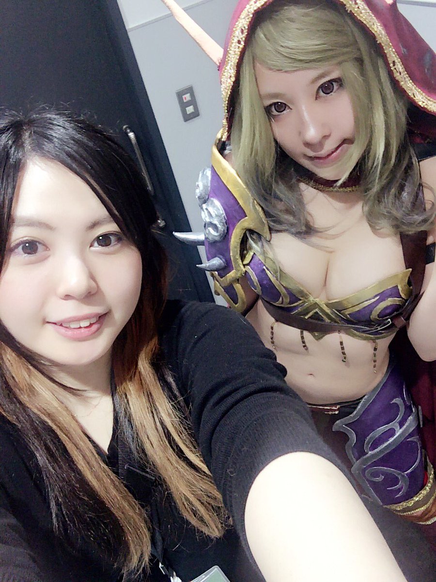 梨蘭 در توییتر ハースストーンの大会でコスプレイヤーの林檎さんと コスプレ衣装の着付けを手伝いました W シルヴァナスウィンドランナーのカード 素敵ー