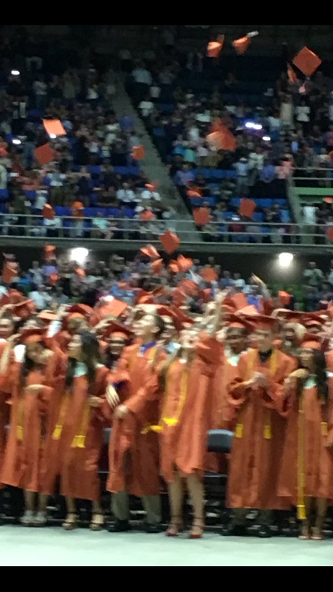 AggieMom715's tweet photo. Hurray!!!  🎓 https://t.co/Cln7gt7UU1