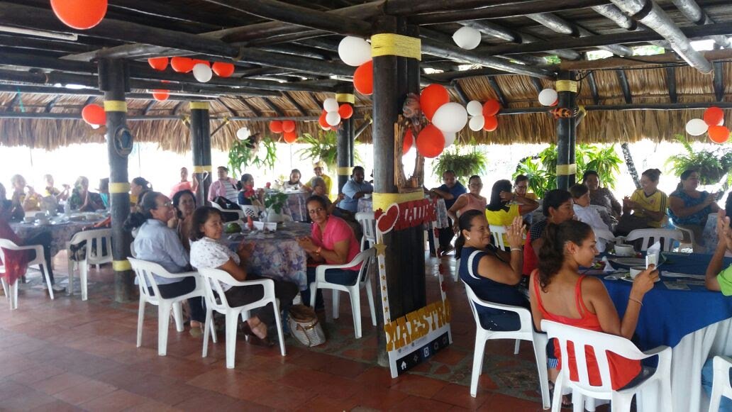 ietcfjcisneros's tweet photo. Gracias al club de hombre Cisnerista por el homenaje que rindieron a las madres Cisnerista https://t.co/leSC2lZvmP