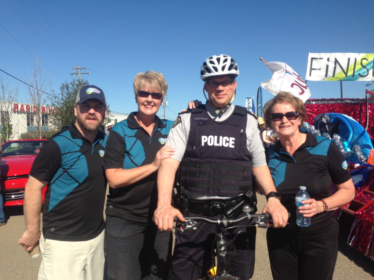 VSU_Leduc's tweet photo. Blackgold Rodeo Parade #RCMP #Leduc #CommunityLove https://t.co/bLQC0htGKi