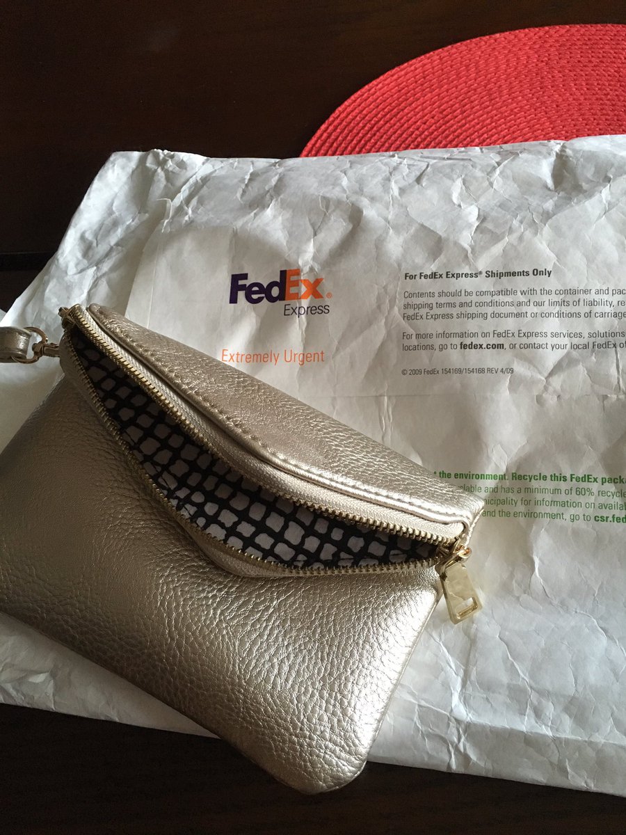 Thank you to the kind folks at #BNA #Nashville Airport L&amp;F for getting me my purse back! Great customer service❤️