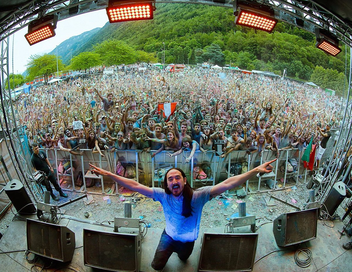 Martigny Switzerland! Thank u for singing along with me to all my songs 📣📣📣 https://t.co/7IsKlcngcj