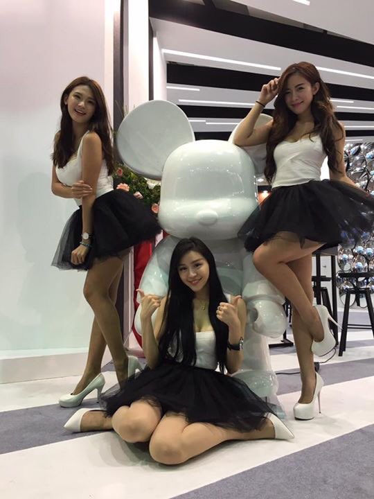 Toy2raymond's tweet photo. Girls love Qee https://t.co/KHrJW3otcg