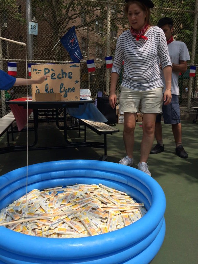 SeverineT's tweet photo. "Pêche à la ligne" with Michel et Augustin cookies was a blast. Thanks @MetA_US https://t.co/epSajgm4xH