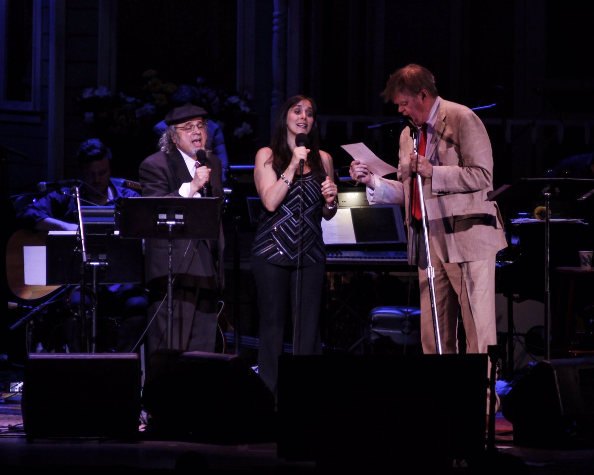 MT <a href="/prairie_home/">Former acct for A Prairie Home Companion</a>: <a href="/RichardDworsky/">Richard Dworsky</a>, Christine DiGiallonardo &amp; GK song for the recent #Englishmajor graduates #wobegon