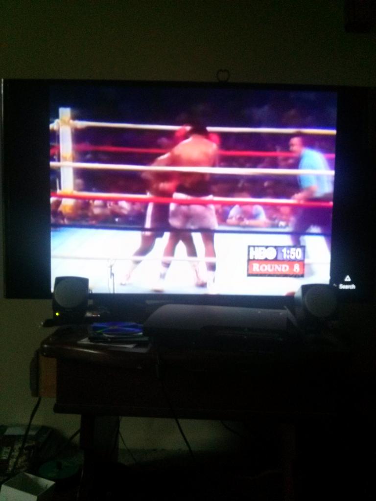 LpezyProof's tweet photo. Thrilla in Manila nigga Classic #GetMoneyOrGetLeft #FollowmeChuuch https://t.co/r5lxlJ8bTB