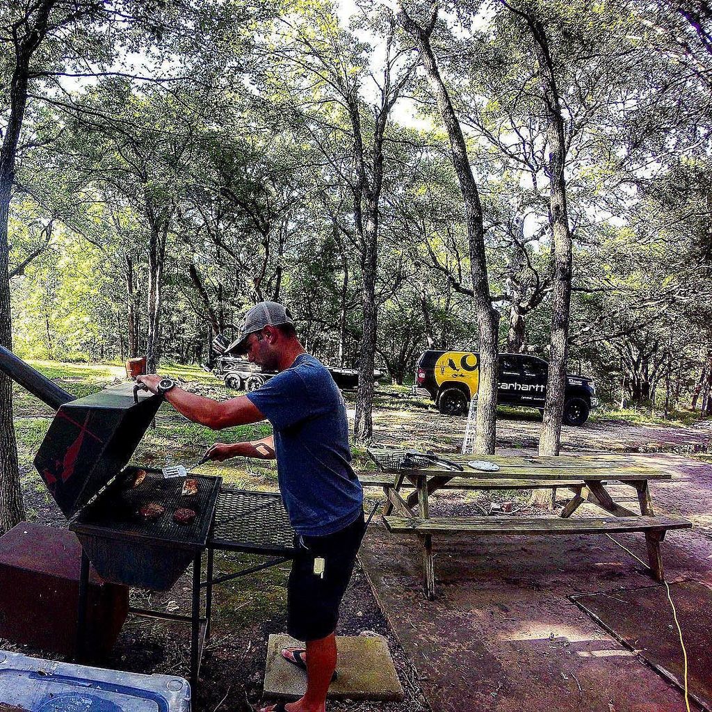 mattleefishing's tweet image. Made it to Lake Texoma.  Ready to grub and go hunting tomorrow 🎣
#outfishthemall #carhartt… ift.tt/1t98ibY