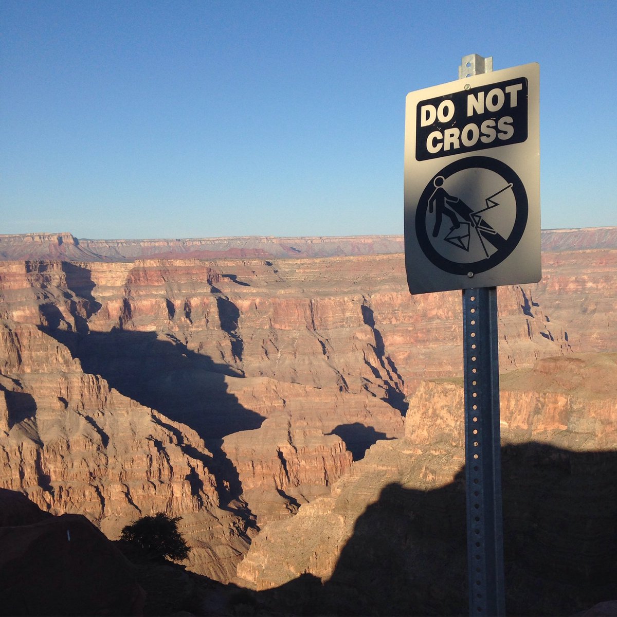 formulaxfilms's tweet photo. #GrandCanyon. 1 chapter in  #Milkman occurs there. Take a leap of faith &amp; read it. https://t.co/YyzOrxyI93 #freebook https://t.co/kqANHfIk2i