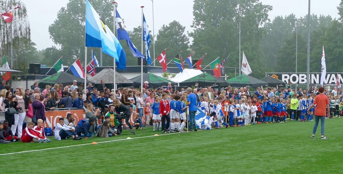 The 11th edition of the Robin van Persie amateur tournament at <a href="/MaassluisVDL/">VDL-Maassluis</a> today was amazing!  
😁👏🏻✔️