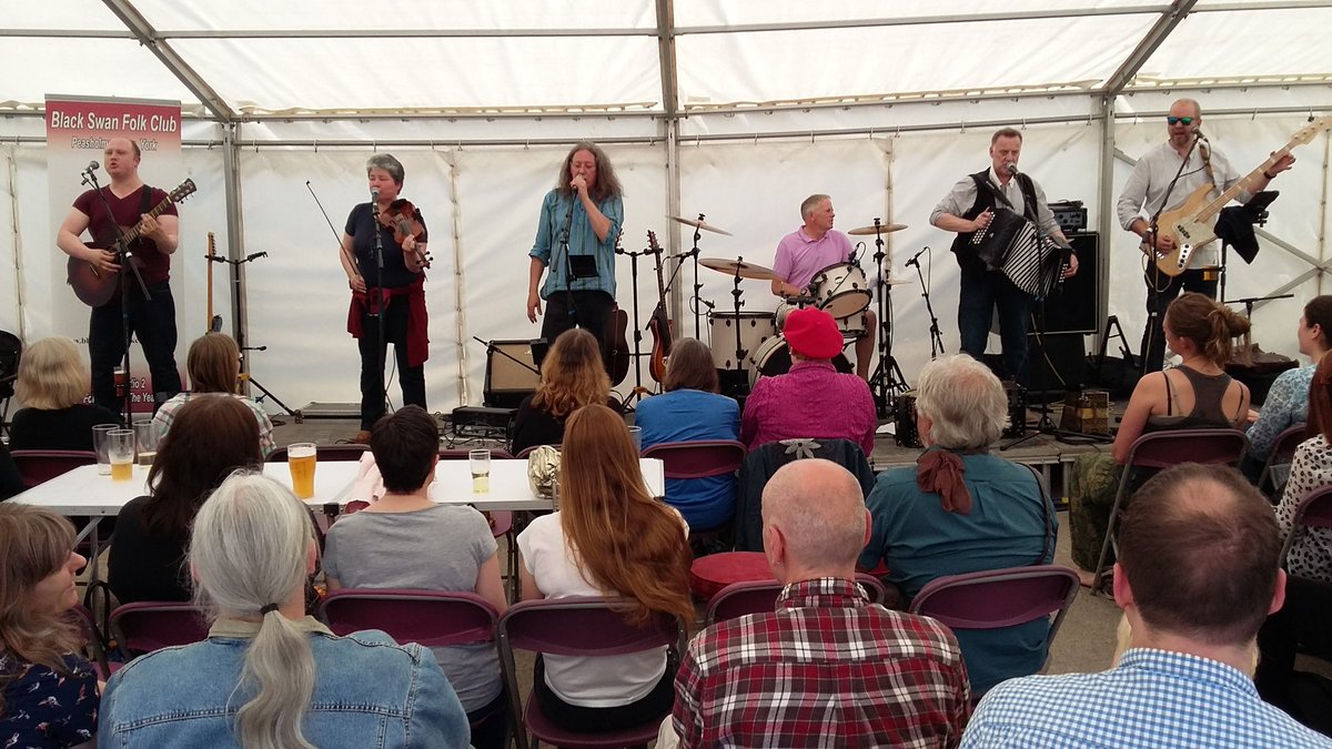 The sun is out and the Marquee is rockin <a href="/DMcFBand/">DuncanMcFarlaneBand</a> #YorkFolkWeekend