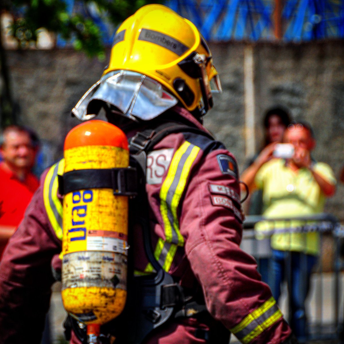 Mikelinos's tweet photo. Simulacre 150 aniversari @policiamanresa @bomberscat https://t.co/XxXjZrUlHk