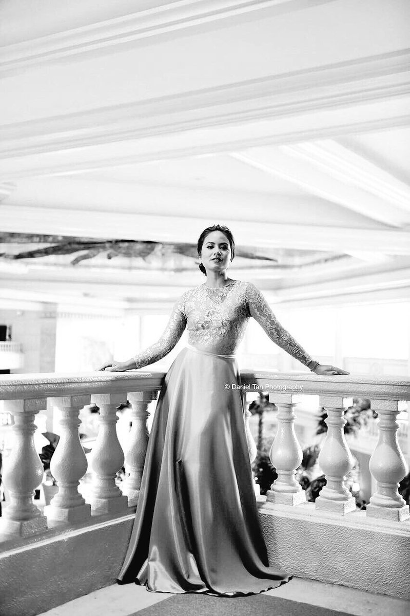 AzizaCollection's tweet image. Weekends at the Pen 🍾 Gown: @MiaCcake ; Photo @dtanph