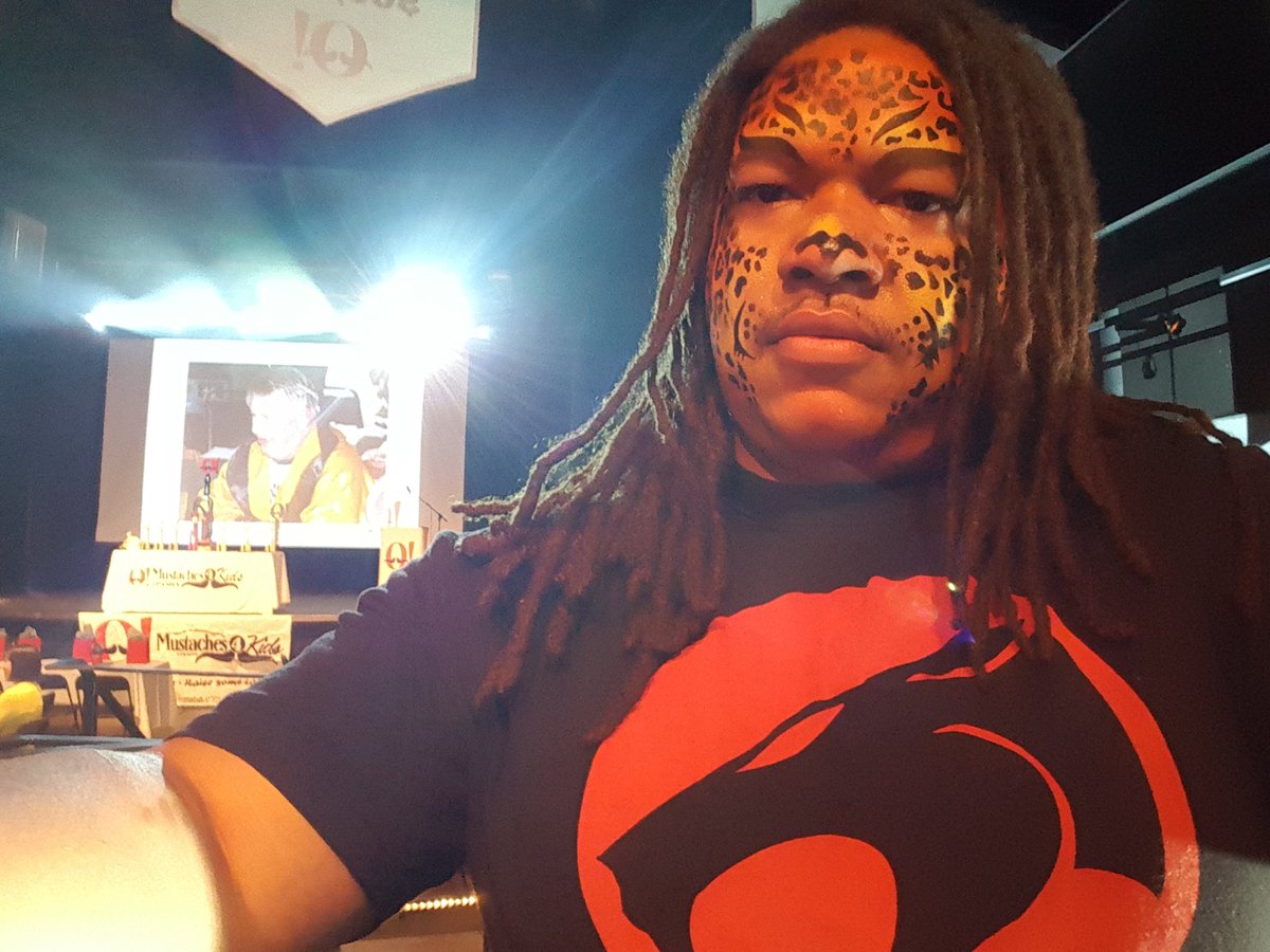 SmallGuyPromo13's tweet image. #Thundercats HOOOO! I feel a bit under dressed @Mustache4KidOma  #StacheBash  ☺