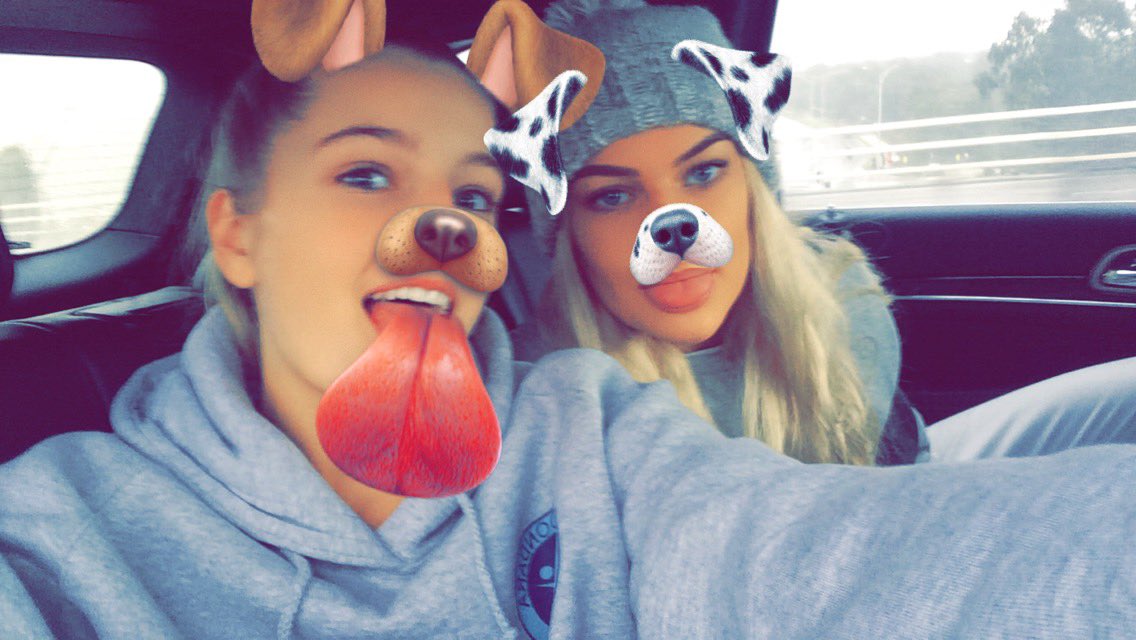 HanOrval's tweet image. car trippin