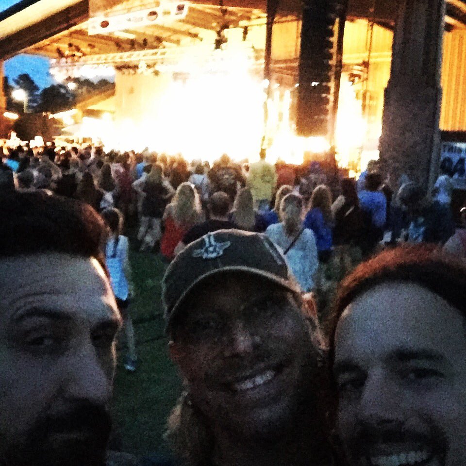 Son of a... Scotty McReery really set the stage on fire🔥 tonight!😮 @mattstillwellmusic