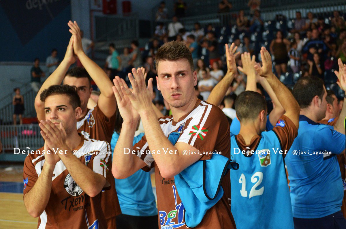 Dejense Ver tweet media