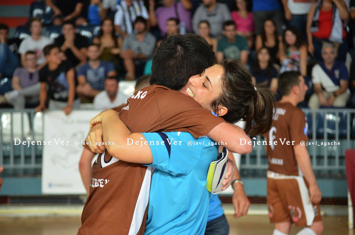 Dejense Ver tweet media