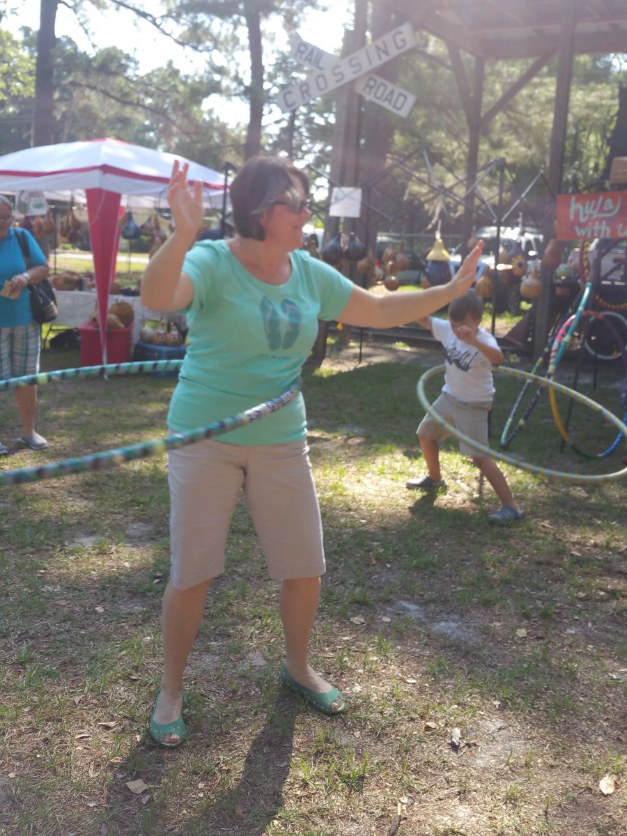 soapfairysherri's tweet photo. Love it! Some of our new hula hooping friends! #WayGreen #HappyHippies #SoapoftheSouth #bekind #smellgood #hulahoop https://t.co/fYwie9yAFI