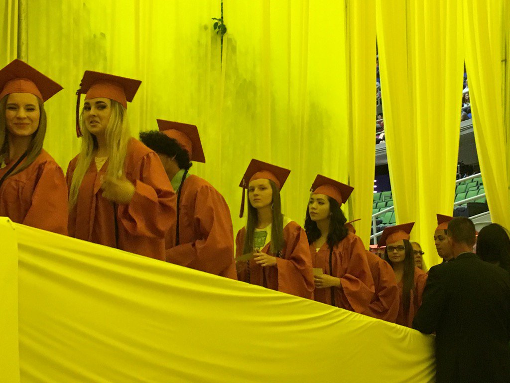 AggieMom715's tweet photo. @MadisonMavsSATX Class of 2016 behind the curtains! 🎓 https://t.co/ukaIYeODLU