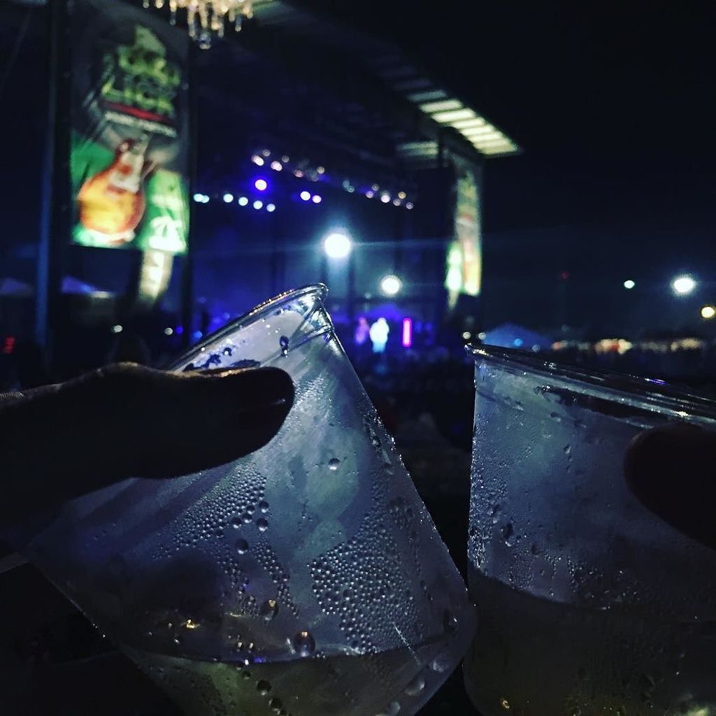 TheShotgunSeat's tweet photo. Dothan, Alabama will be singing "Drunk Last Night" on through tomorrow. Cheers 🐸 #Toadlick… https://t.co/ZRLwI65tRe https://t.co/2xYKsyk8CD