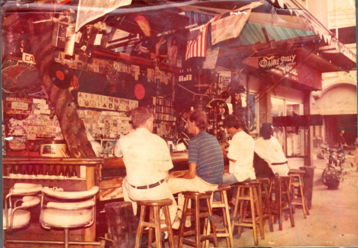 Retro Siam on Twitter "Cheap Charlies on Sukhumvit Road 1986 Bangkok