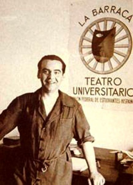 PCPE_Comunista's tweet photo. #TalDíaComoHoy en 1898 nace Federico G. Lorca, poeta y dramaturgo republicano. Con La Barraca llevó teatro al pueblo https://t.co/UVLgc1pJbj