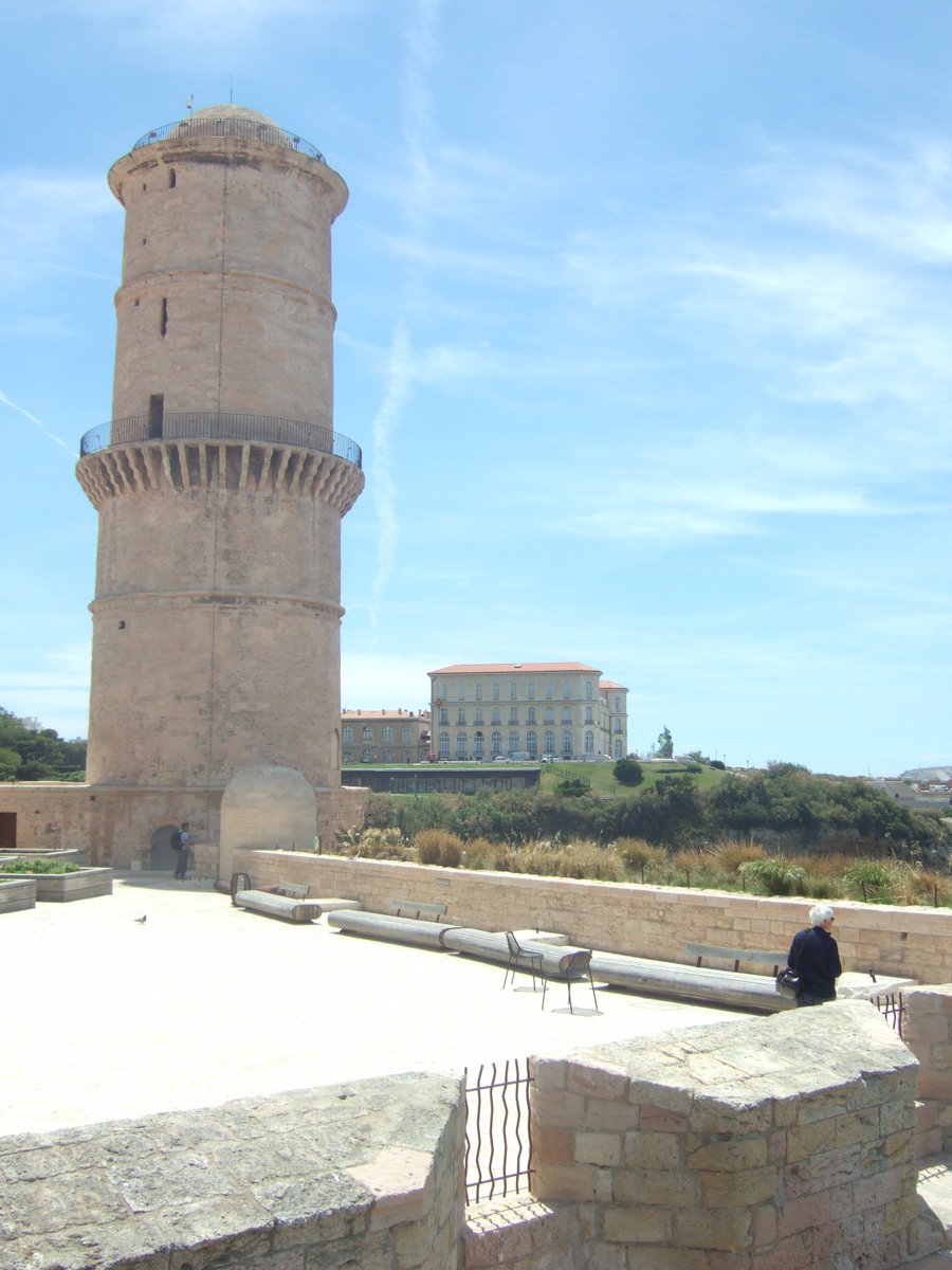 Fadhlaoui2's tweet photo. Restauration réussie du #FortStJean ! et des points de vues multiples sur #Marseille et la mer méditerranée ! <3 https://t.co/wPeOS707zZ