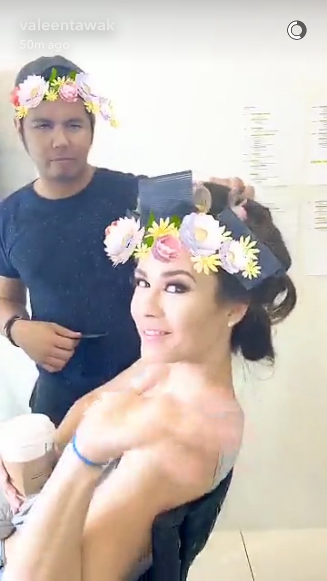 valeenation_CBU's tweet photo. Have a blessed Sunday to all  snappy update/ @Valeentawak @SundayPinasaya in few minutes #SPSILaughYou https://t.co/fQzqInwCGC