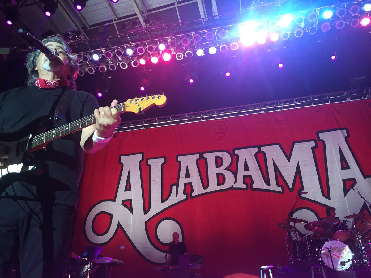 ToadlickMusic's tweet photo. Seems pretty appropriate to us @thealabamaband #Toadlick2016 #VisitDothan #VisitAlabama https://t.co/WkgTjVte6W